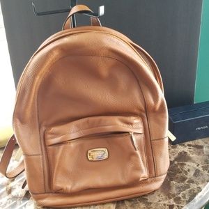 Michael Kors back pack Width12" Height14.5
Depth14